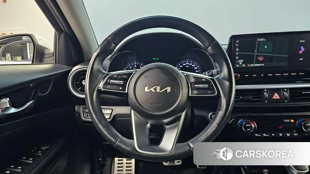 Kia The New K3 2nd generation 2023 Белый из Кореи, фото 4