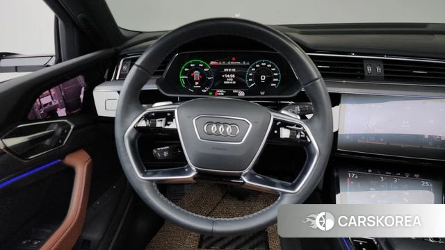 Audi Q8 e-Tron (GE) 2024 Белый из Кореи, фото 4