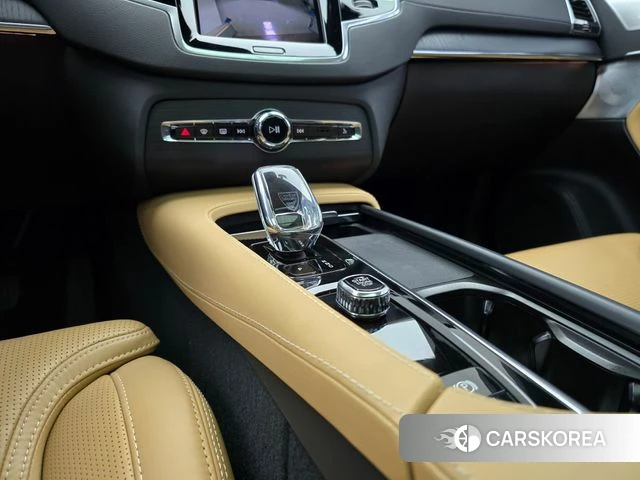 Volvo XC90 second Generation 2024 Белый из Кореи, фото 4