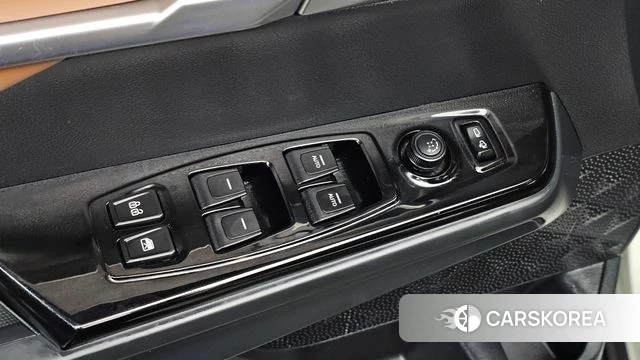 Ssangyong Torres EVX 2024 Белый из Кореи, фото 4