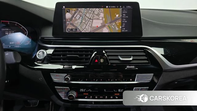 BMW 5 Series (G30) 2020 Синий из Кореи, фото 4