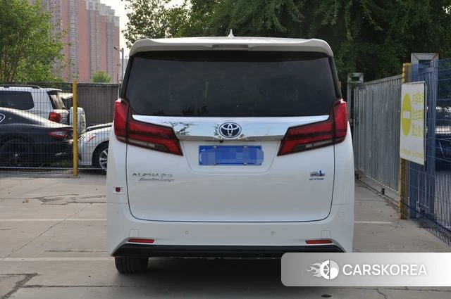 Toyota Alphard 2022 Белый из Китая, фото 4