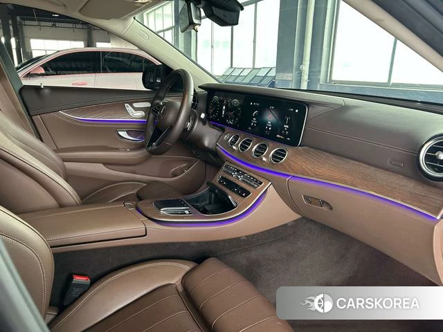 Mercedes-Benz E-Class 2023 Черный из Китая, фото 4