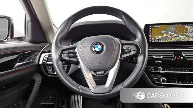 BMW 5 Series (G30) 2019 Белый из Кореи, фото 4