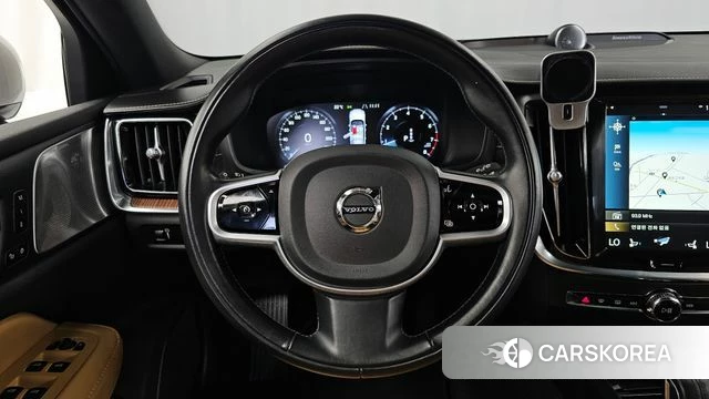 Volvo V60 Cross-Country 2nd Generation 2021 Белый из Кореи, фото 4