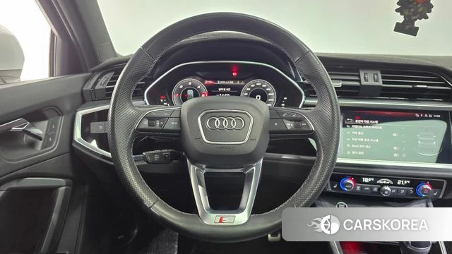 Audi Q3 (F3) 2022 Белый из Кореи, фото 4