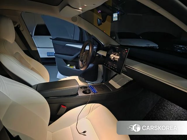 Tesla Model Y 2023 Белый из Кореи, фото 4