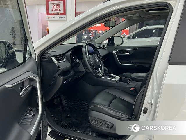Toyota RAV4 2021 Белый из Китая, фото 4