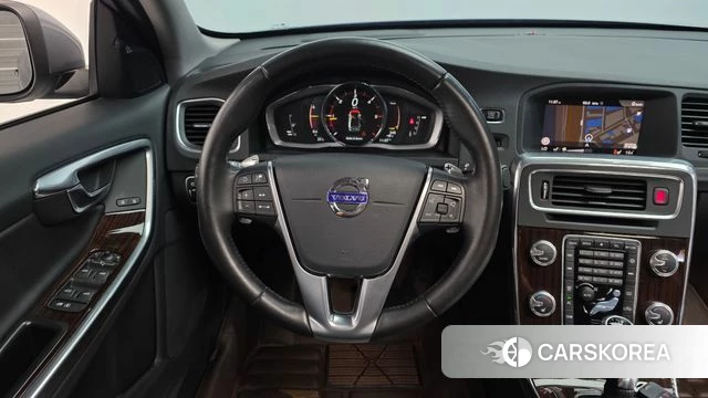 Volvo S60 2018 Серебристо-серый из Кореи, фото 4