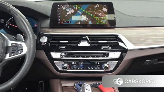 BMW 5 Series (G30) 2019 Белый из Кореи, фото 4