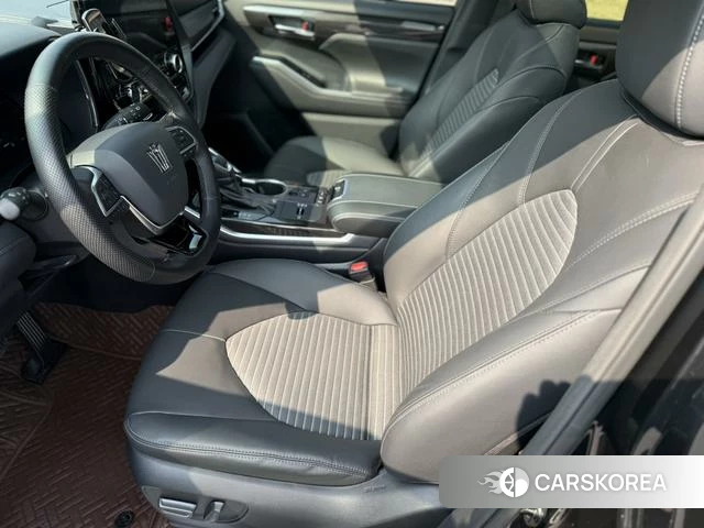 Toyota Crown 2023 Черный из Китая, фото 4