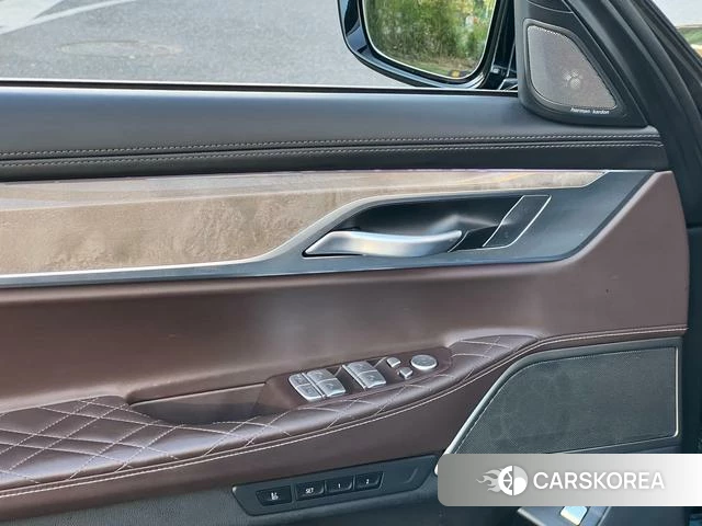 BMW 7 series 2021 Черный из Китая, фото 4