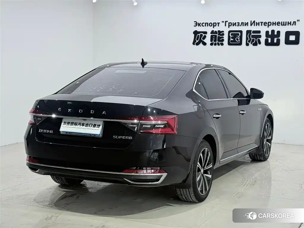 Skoda Superb 2023 Черный из Китая, фото 4