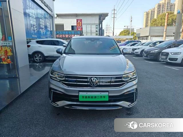 Volkswagen Tiguan L 2022 Темно-серый из Китая, фото 4