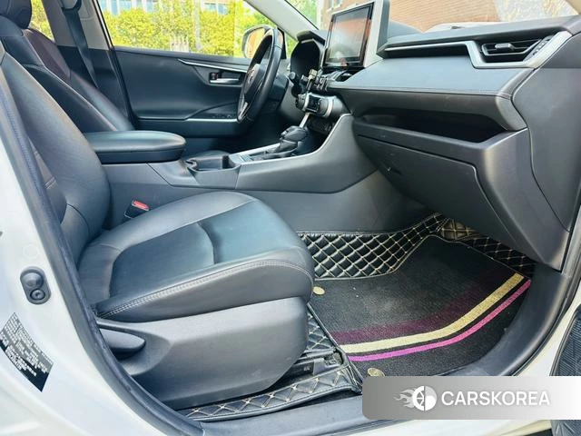 Toyota RAV4 2021 Белый из Китая, фото 4
