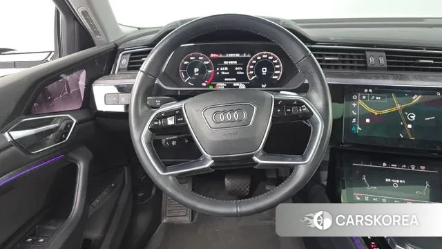 Audi e-Tron 2021 Белый из Кореи, фото 4