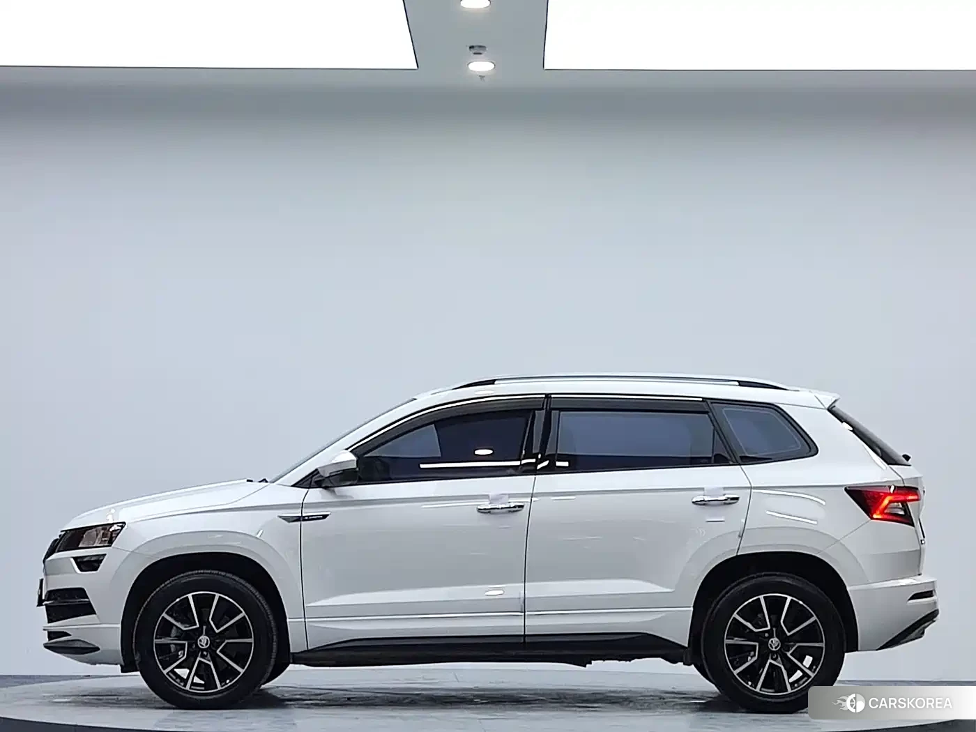Skoda Karoq 2022 Белый из Китая, фото 4