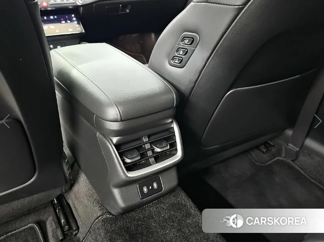 Hyundai Grandeur (GN7) 2023 Серебристо-серый из Кореи, фото 4