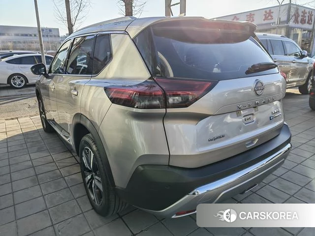Nissan X-Trail 2024 Серебристо-серый из Китая, фото 4