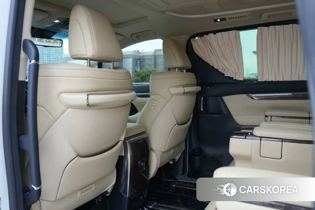 Toyota Alphard 2023 Белый из Китая, фото 4