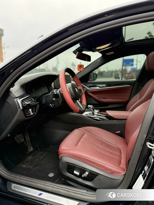 BMW 5 series 2022 Черный из Китая, фото 4