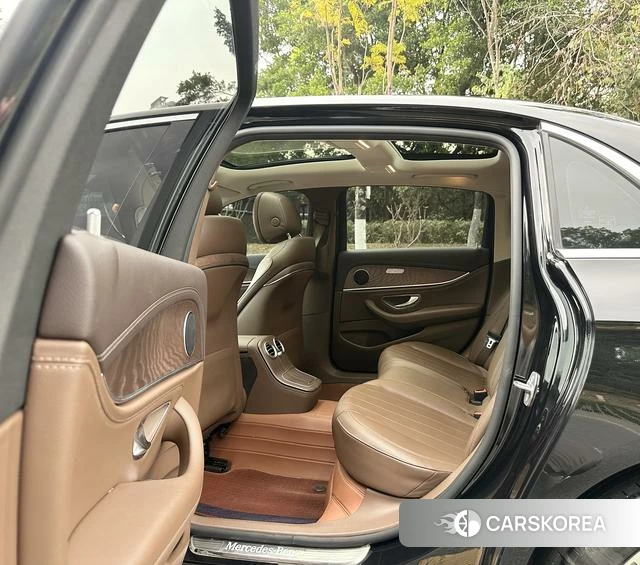 Mercedes-Benz E-Class 2022 Черный из Китая, фото 4