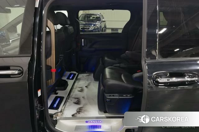 Toyota Granvia 2024 Черный из Китая, фото 4