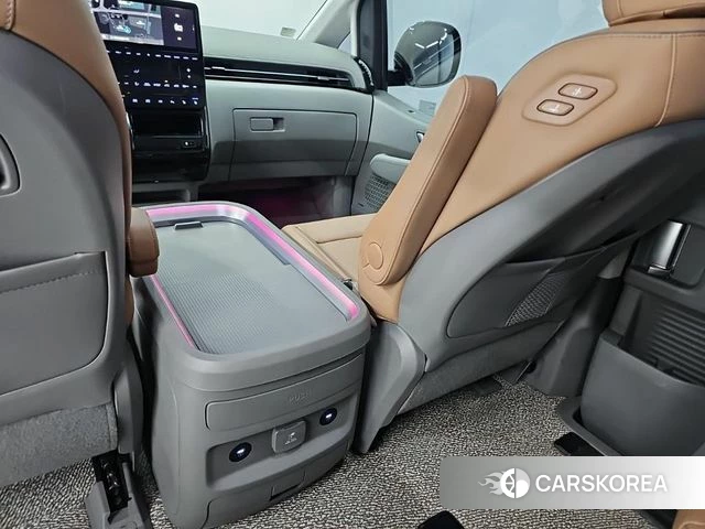 Hyundai Staria 2024 Черный из Кореи, фото 4
