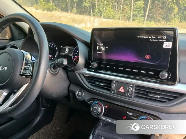 Kia The New K3 2nd generation 2022 Белый из Кореи, фото 4