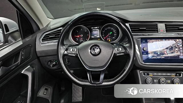 Volkswagen Tiguan second Generation 2018 Серебряный из Кореи, фото 4