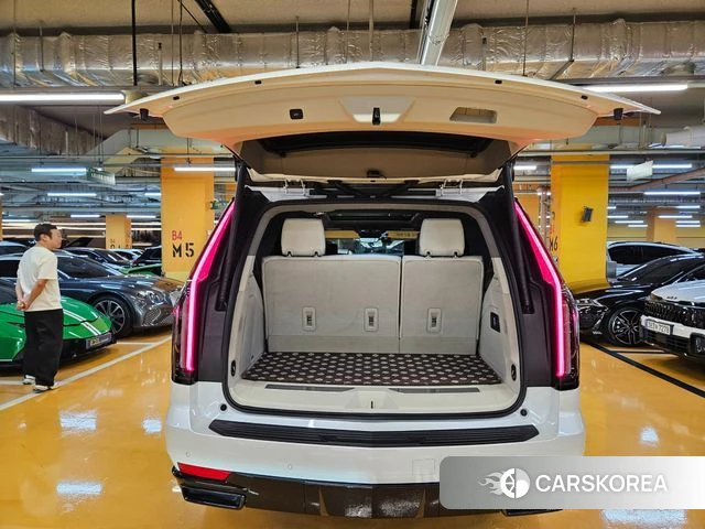 Cadillac Escalade 5th Generation 2023 Белый из Кореи, фото 4