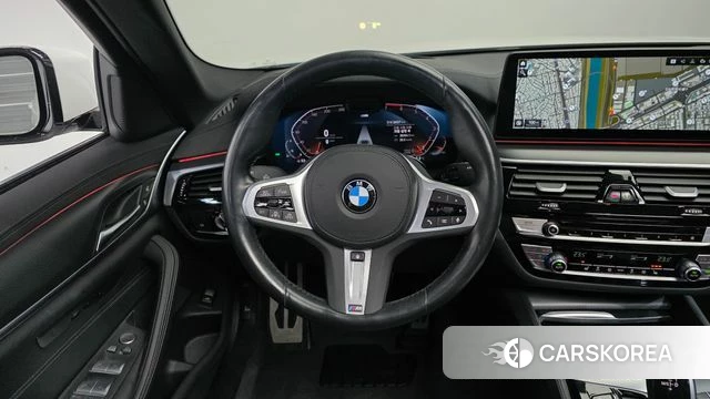 BMW 5 Series (G30) 2022 Белый из Кореи, фото 4