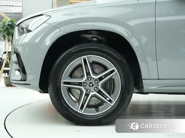 Mercedes-Benz GLE 2024 Серебристо-серый из Китая, фото 4