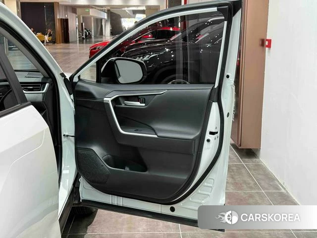 Toyota Wildlander 2022 Белый из Китая, фото 4