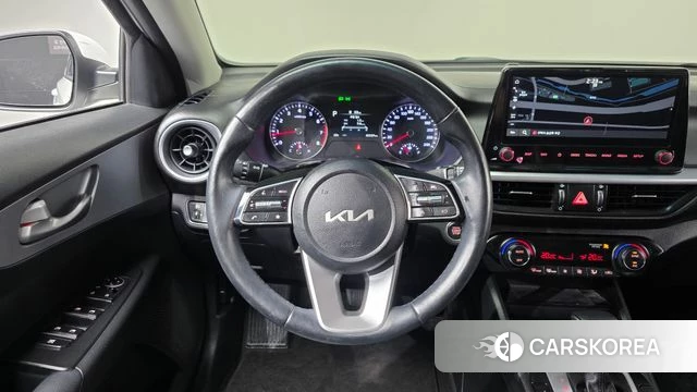 Kia The New K3 2nd generation 2021 Белый из Кореи, фото 4
