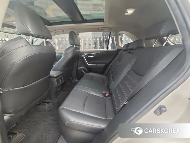 Toyota Wildlander 2023 Серебристо-серый из Китая, фото 4