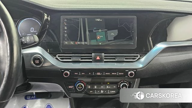 Kia Niro Plus 2022 Белый из Кореи, фото 4