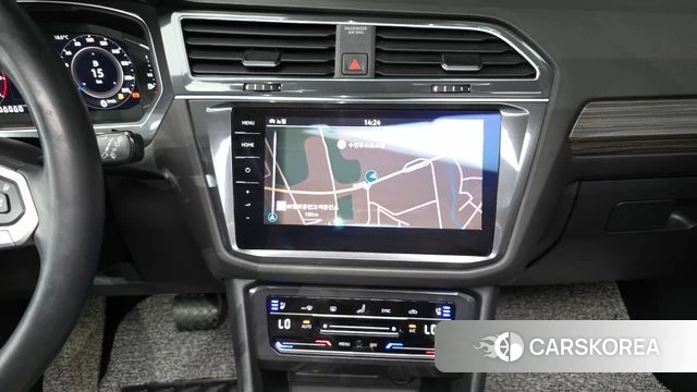 Volkswagen Tiguan Allspace 2022 Белый из Кореи, фото 4