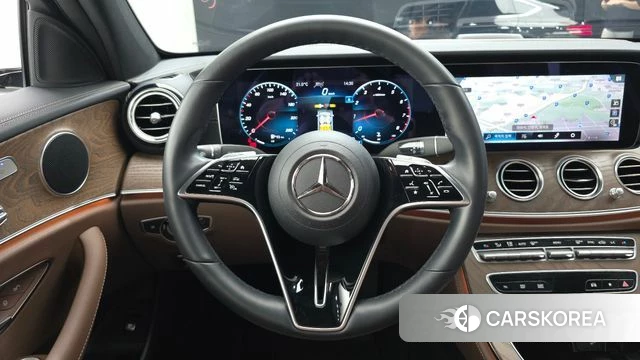 Mercedes-Benz E-Class W213 2023 Белый из Кореи, фото 4