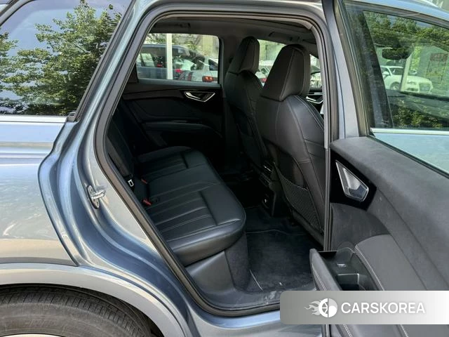 Audi Q4 2025 Синий из Китая, фото 4