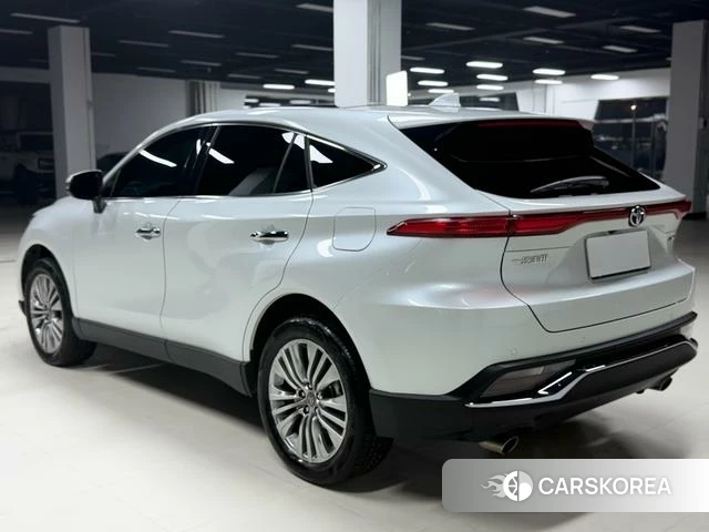 Toyota Harrier 2021 Белый из Китая, фото 4