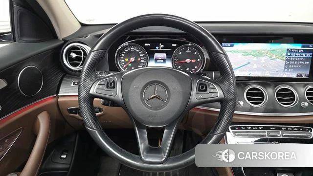 Mercedes-Benz E-Class W213 2018 Белый из Кореи, фото 4