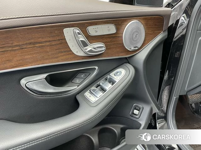 Mercedes-Benz GLC 2021 Черный из Китая, фото 4