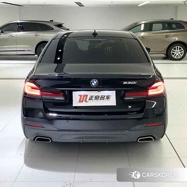 BMW 5 series 2021 Черный из Китая, фото 4