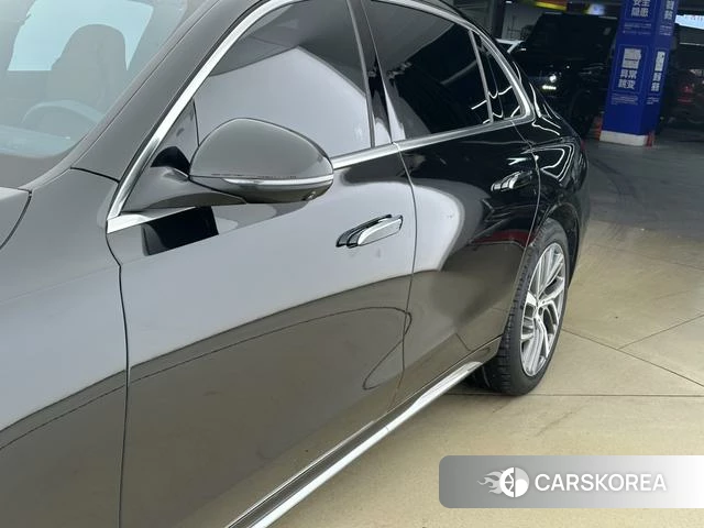 Mercedes-Benz E-Class 2024 Черный из Китая, фото 4