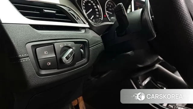 BMW X1 (F48) 2021 Черный из Кореи, фото 4