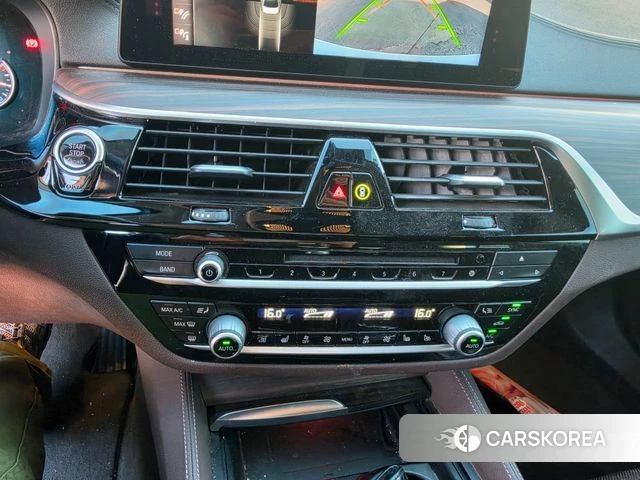 BMW 5 Series (G30) 2018 Белый из Кореи, фото 4