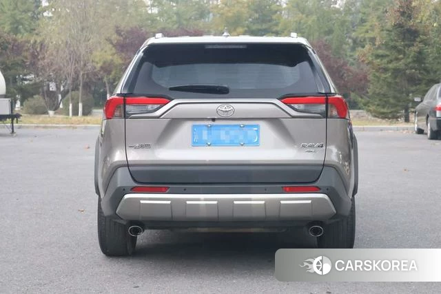 Toyota RAV4 2022 Шампань из Китая, фото 4