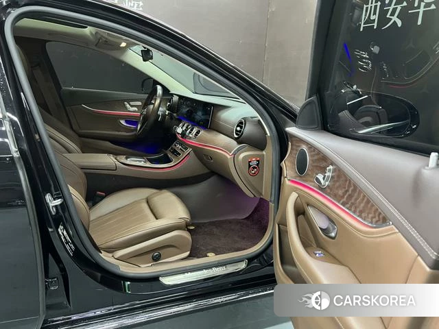 Mercedes-Benz E-Class 2022 Черный из Китая, фото 4