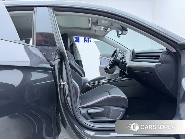 Volkswagen Lamando 2023 Темно-серый из Китая, фото 4